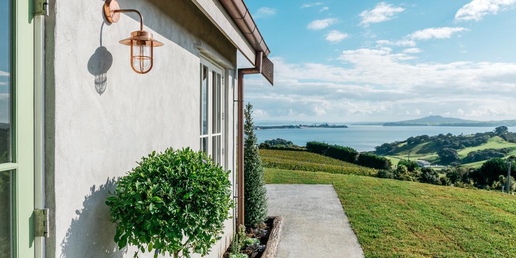 Mudbrick Cottages Oneroa Exterior photo