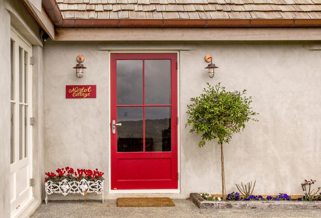 Mudbrick Cottages Oneroa Exterior photo